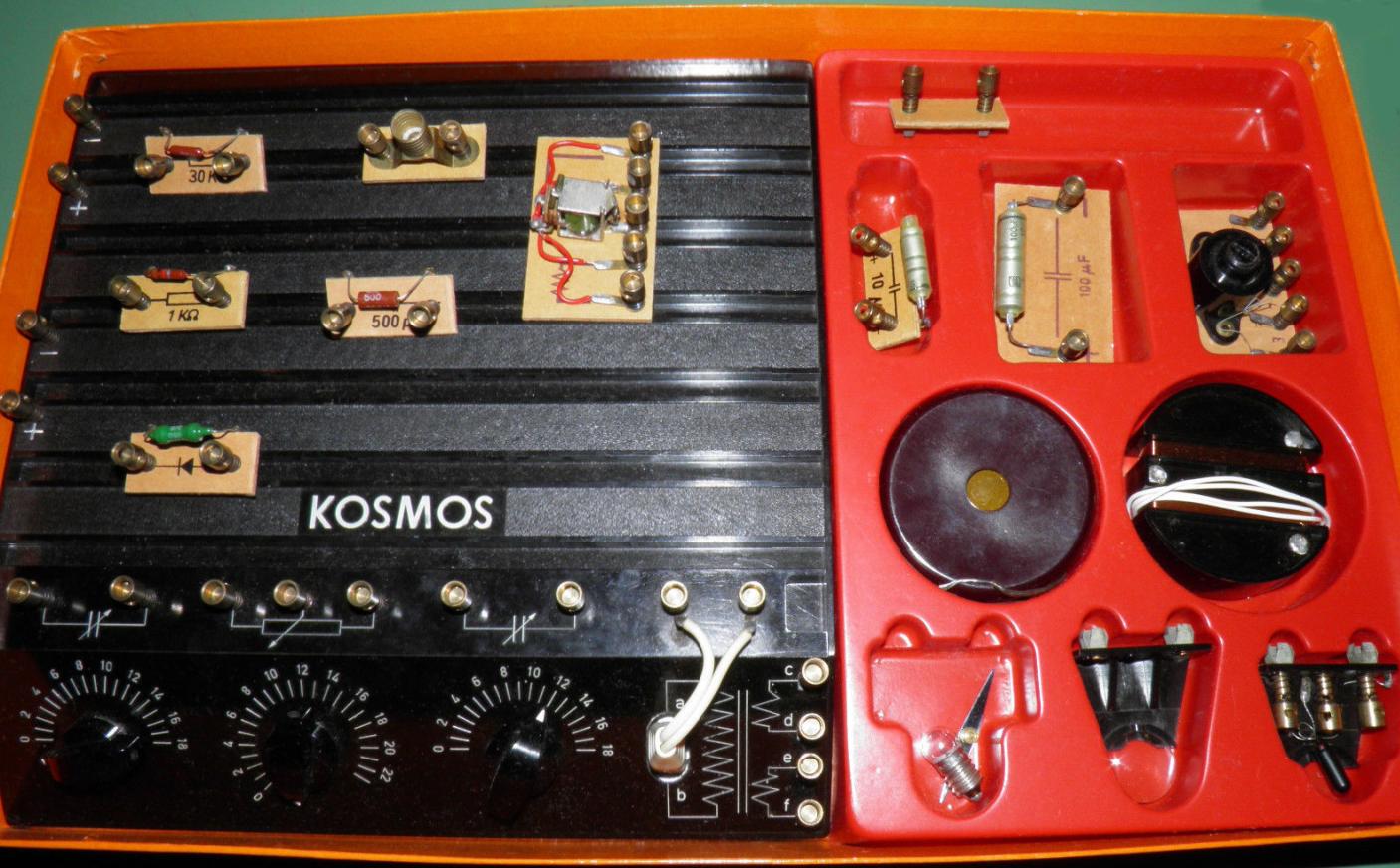 BOÎTES D’EXPÉRIMENTATION KOSMOS Radiomann et RADIO-TECHNIK R-E_7A