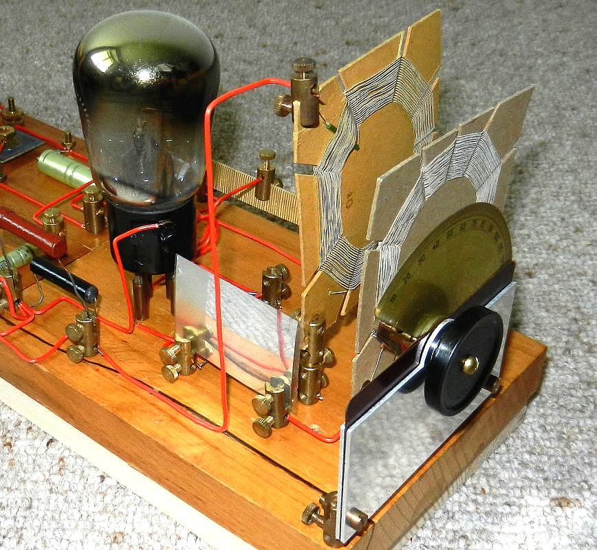 BOÎTES D’EXPÉRIMENTATION KOSMOS Radiomann et RADIO-TECHNIK Audion_3