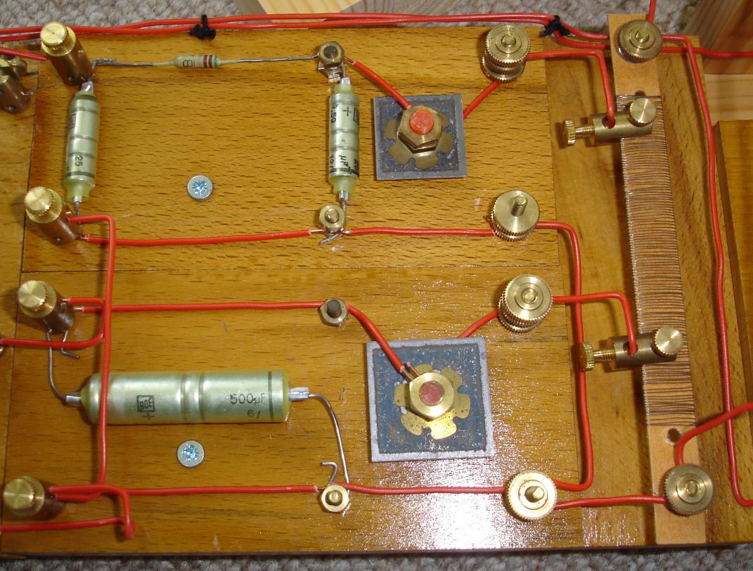 BOÎTES D’EXPÉRIMENTATION KOSMOS Radiomann et RADIO-TECHNIK Siebketten_spannungsteiler_2